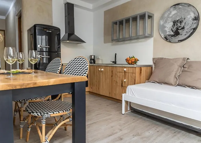 Elizabeth's Dream Place Ii *